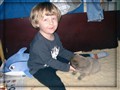 Adrian kelar med Dinah o Richies valp.JPG